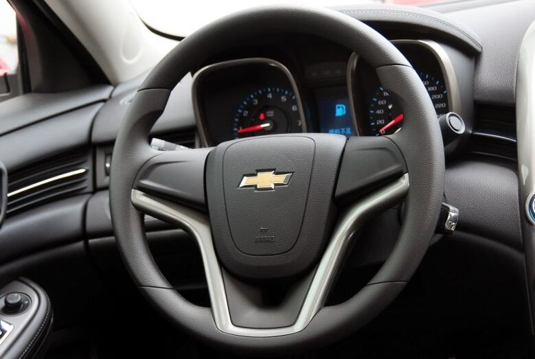 空间最大的10多万的轿车,15万公里的迈锐宝值得买吗