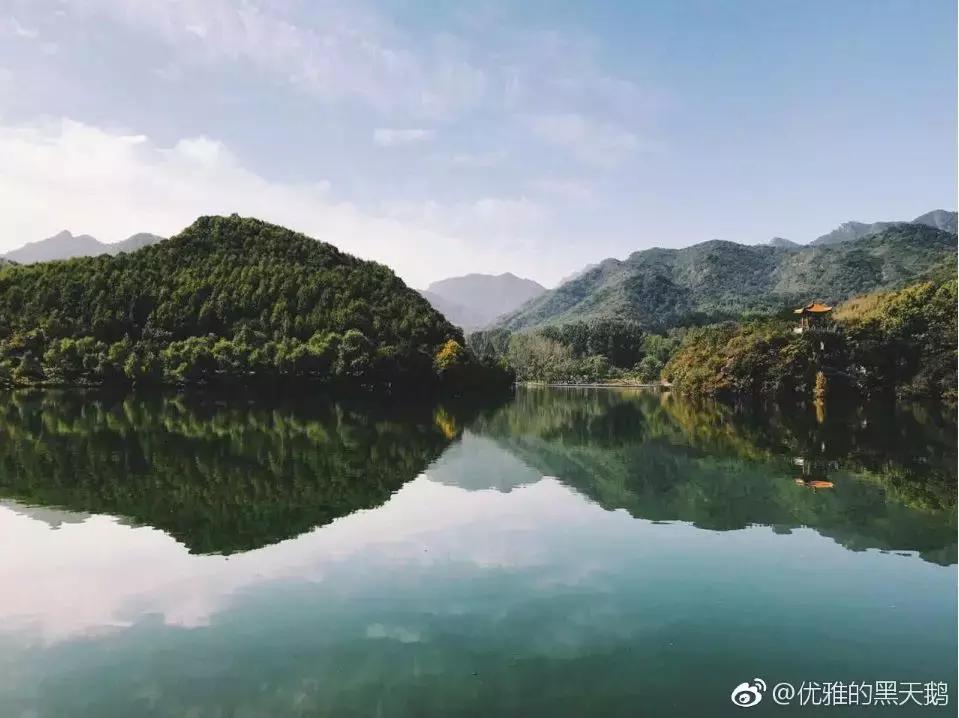 成都坐动车直达这片原始秘境！深幽峡谷、云海奇观、罕见古村…带你逃离夏天！