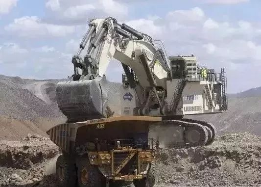 足以震惊世界的八个超级工程,世界十大巨无霸工程机械