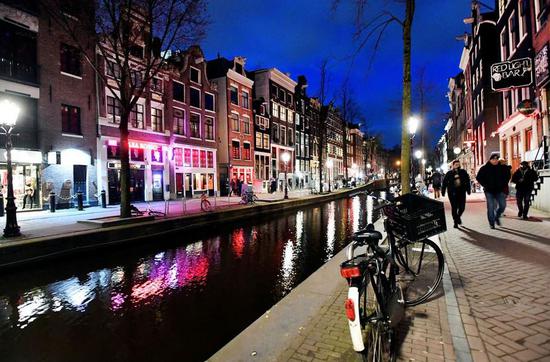 荷兰疫情严重还敢买荷兰奶粉吗,新冠肺炎肆虐欧洲