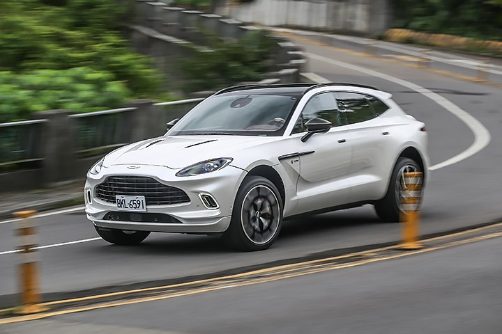 第一次试驾阿斯顿马丁dbx原型车,阿斯顿马丁dbx1913试驾