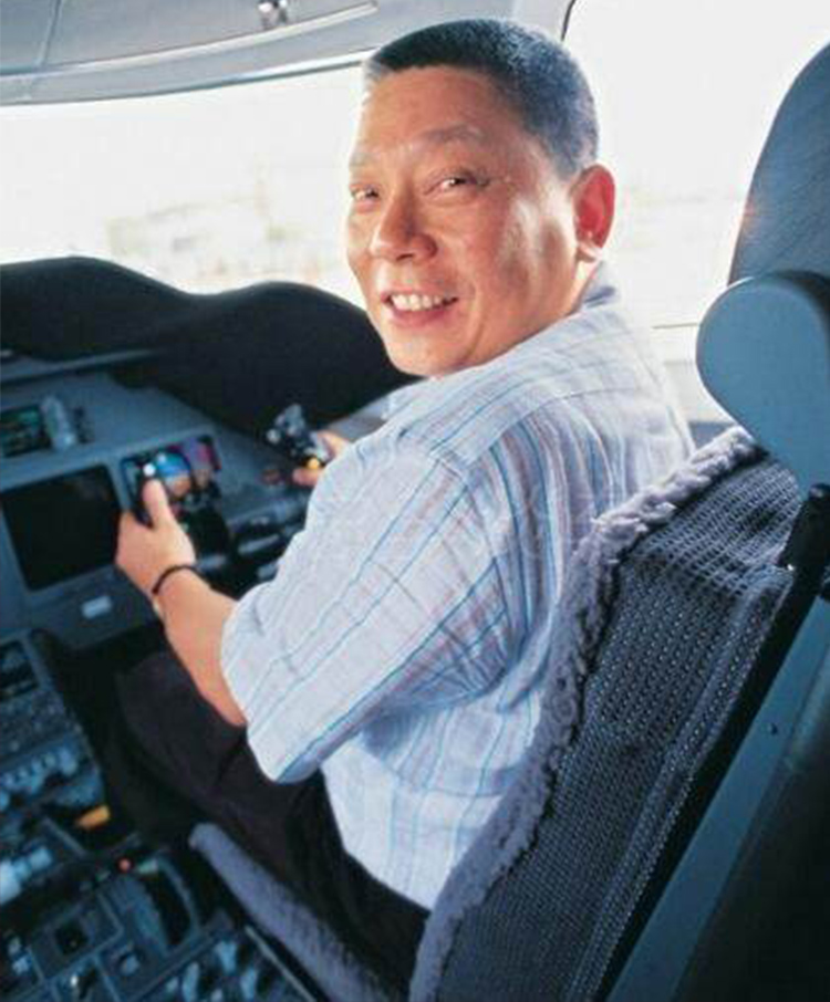 旺仔做美妆家居还不够？还涂了架飞机！看，一桶旺仔牛奶在天上飞