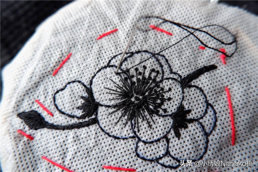 纯色衣物污渍洗不掉,衣服脏了怎么用刺绣遮住简单