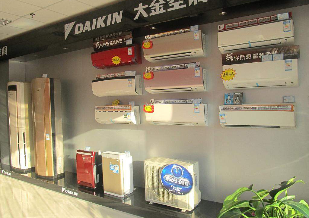 圆柱式和柜式空调哪种效果好,柜式空调是圆柱好还是方柜好