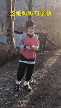 看了整整七分钟，他们最终还是上去了