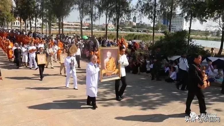 这名一生捐款60亿的高僧走了，曾救人无数，泰王也向他下跪……