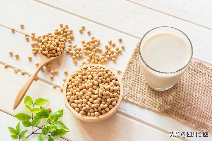 保温杯突然爆炸，女孩右眼球破裂！只因杯子里泡了这个…很多人都干过