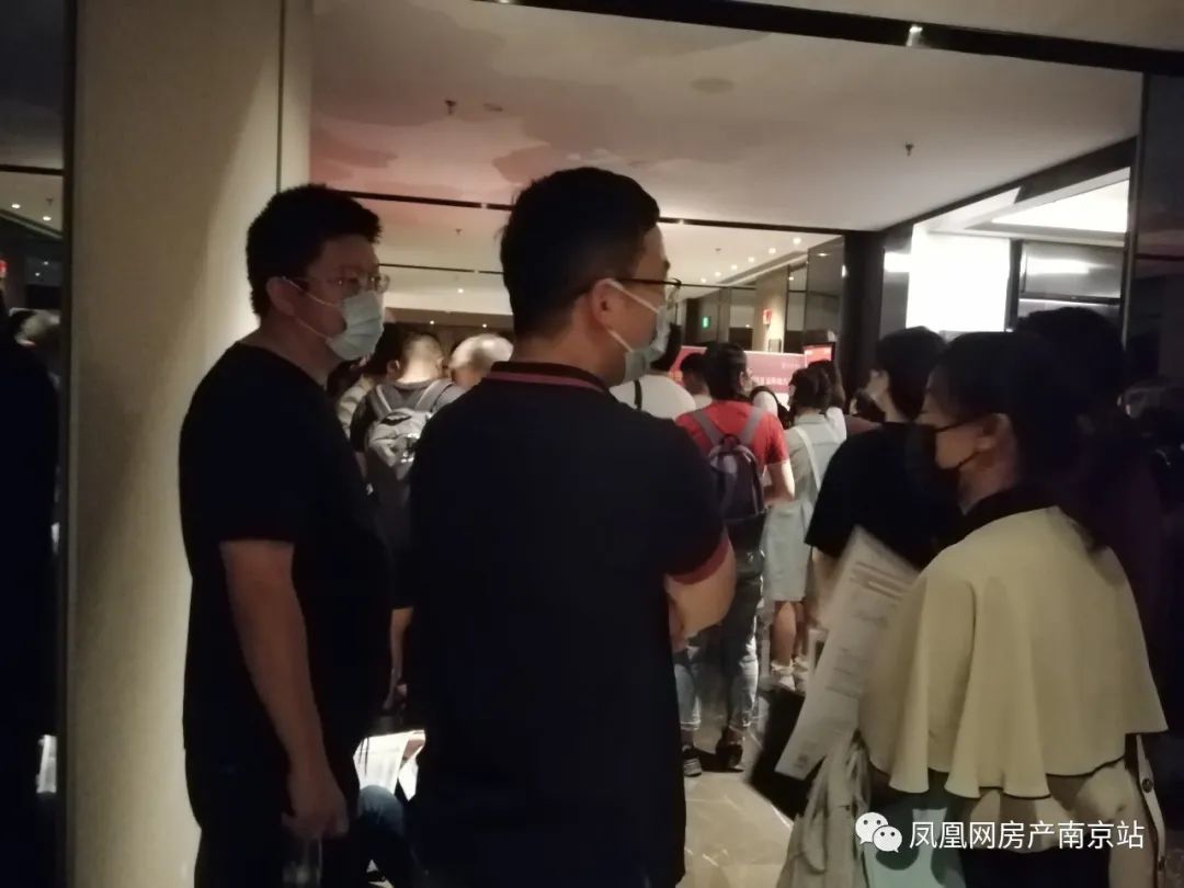鸡腿盘居然有弃号？！直击江宁两热盘开盘现场
