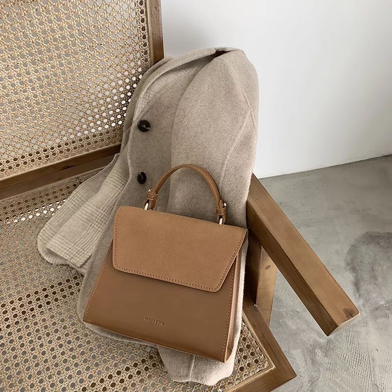 淘宝店铺包包200元,淘宝小ck包100多是正品吗