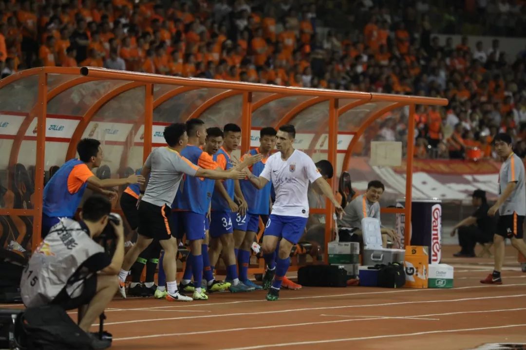 武汉卓尔击败天津权健,武汉卓尔2比1逆转山东鲁能