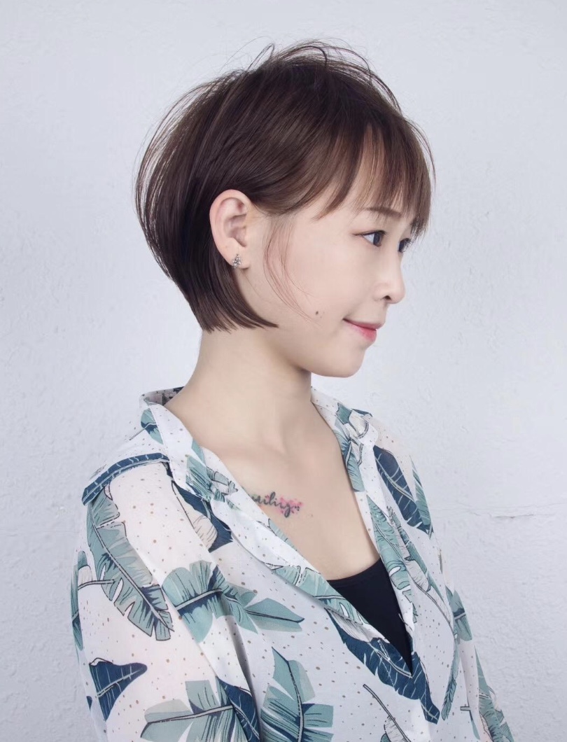 适合各脸型的短碎发自然发型女,短发型女2020流行碎发发型