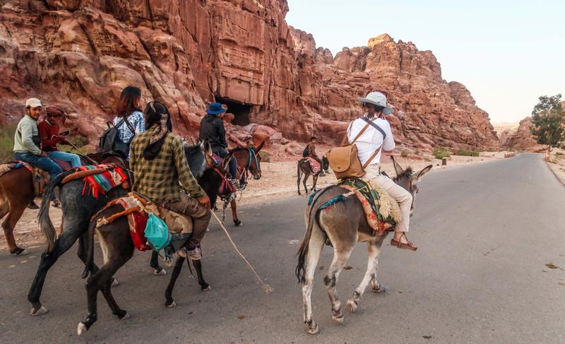 约旦到中国坐飞机需多少小时,约旦到埃及要飞几小时