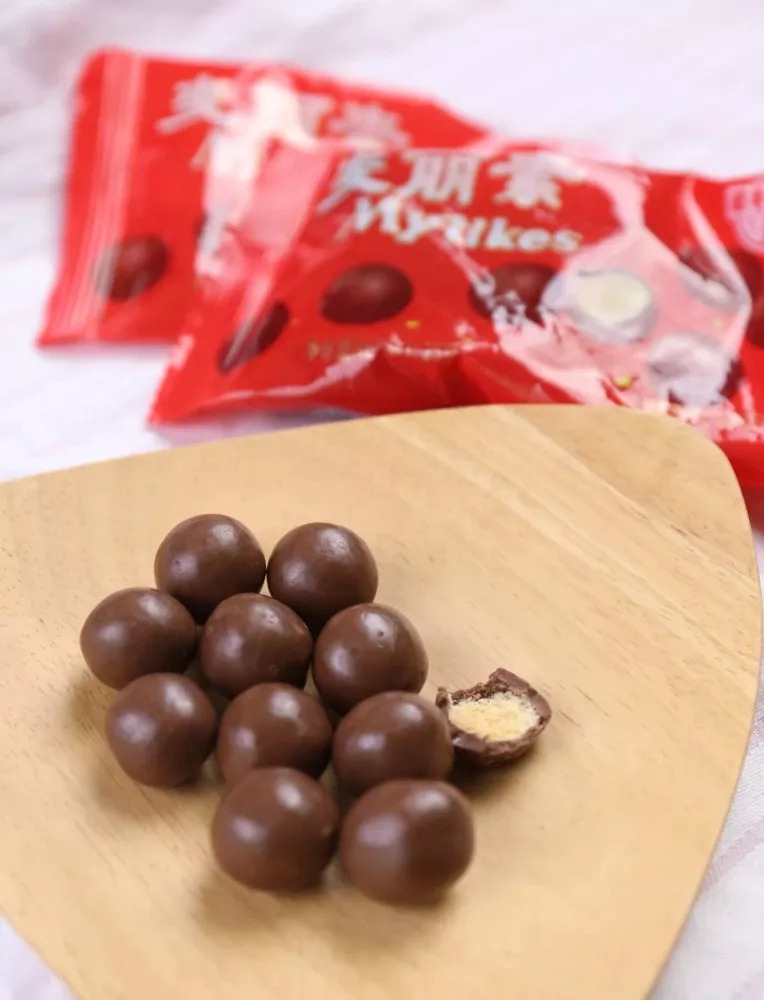 80后的童年回忆零食粘牙糖小卖部,8090后的童年回忆小零食小黄桃