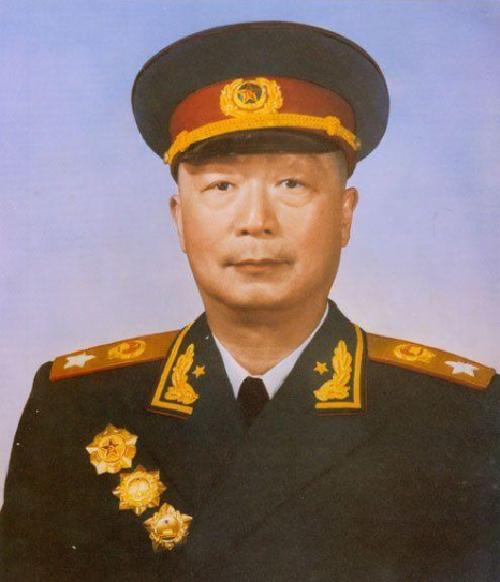 五五授衔时，人民*队军**八位最出众的参谋长，分别被授予什么军衔？