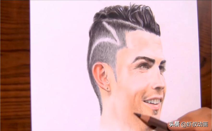 最简单的c罗画法怎么画,彩铅画c罗