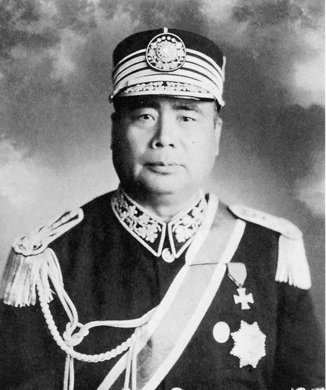 1955年，许光达被授予大将，军衔超过*世友许**和刘亚楼，过高了吗？