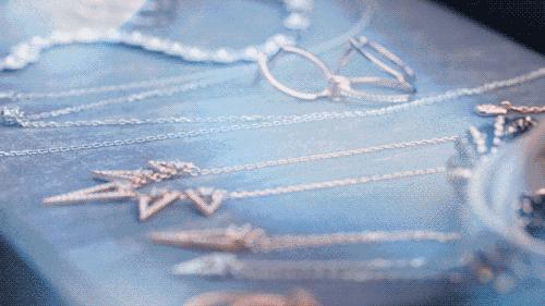 国内周大福卡地亚多少钱,周大福卡地亚买宽版还是细版