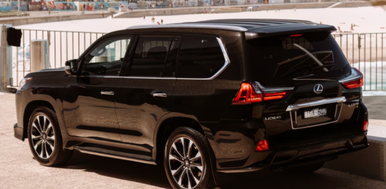 lx570雷克萨斯巅峰限量款,雷克萨斯lx570吊打路虎