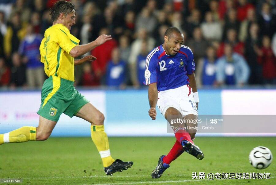 枪王加盟巴萨如愿获得欧冠，生涯唯一污点用手将法国队拍进世界杯