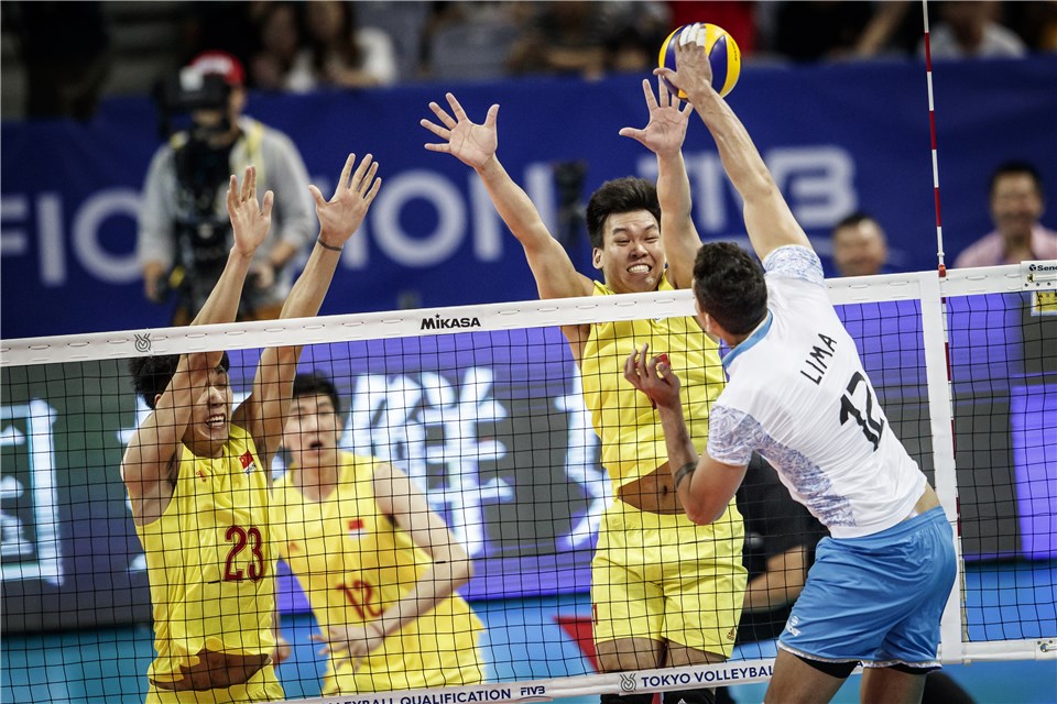 中国男子篮球球员薪水高么,中国男子三大球