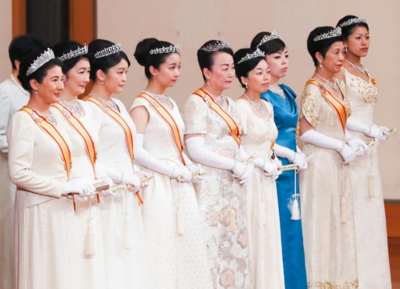 20世纪的皇室珠宝真正的钻石皇冠,日本皇室皇冠为何不好看