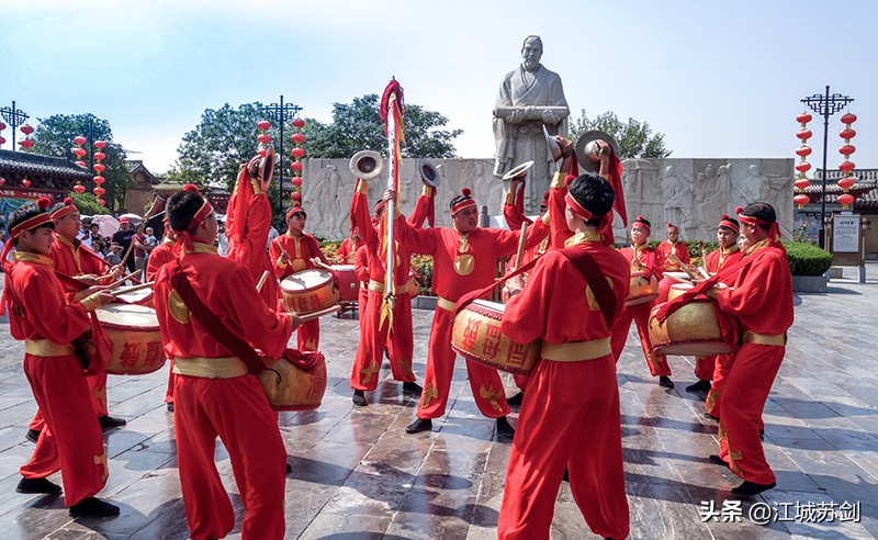 古城威风锣鼓表演视频,开封锣鼓