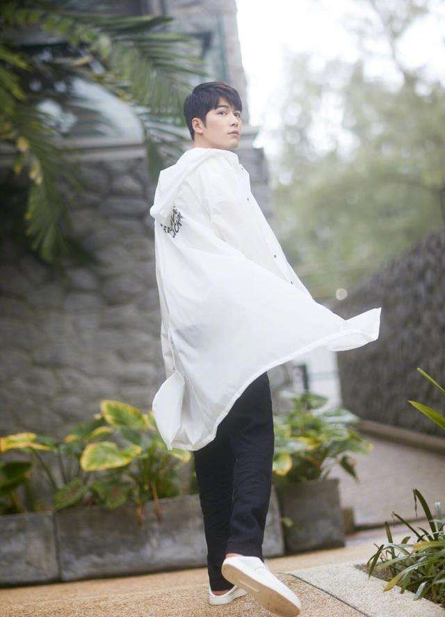 陈学冬车祸腿部受伤,陈学冬脖子扭伤视频