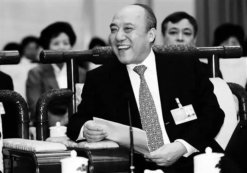 梦到上家公司倒闭赔钱给我,做梦梦到我破产