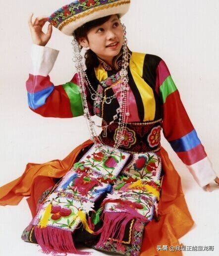 中国各民族服饰图集，你认识几个?