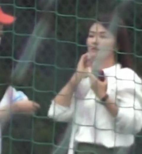 刘涛穿露肩长裙,刘涛穿长裙小品