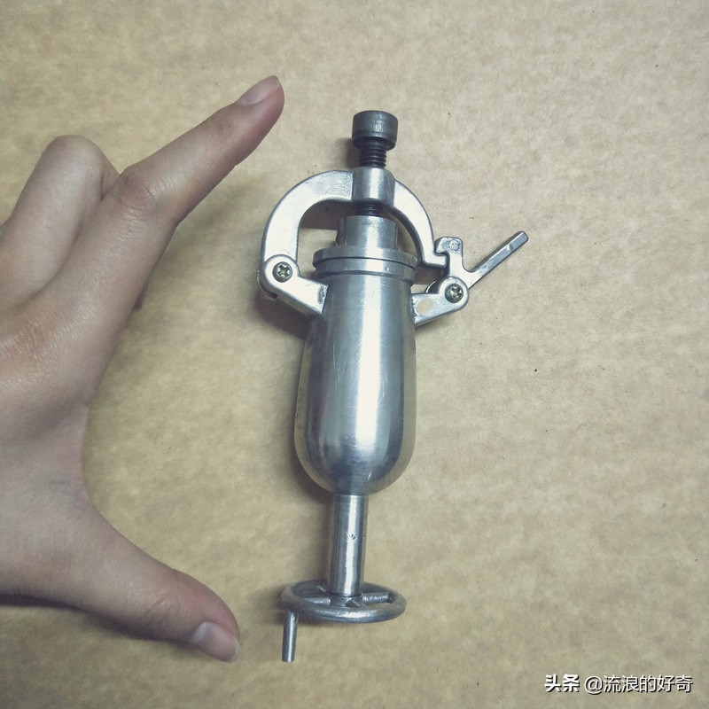 老式怀旧打火机,老式怀旧煤油打火机机械感