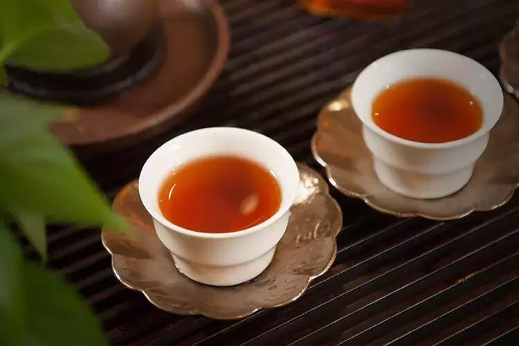 金骏眉红茶有柠檬黄吗,怎么分辨加柠檬黄的金骏眉