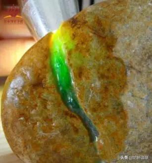 翡翠原石有籽料和山料之分没,翡翠原石如何价值最大化