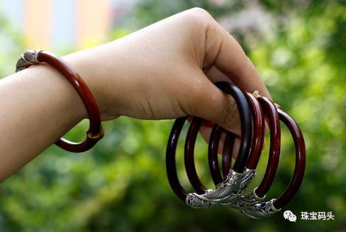 鸡血藤手镯是什么东西制作的,鸡血藤手镯用的是根部还是枝干