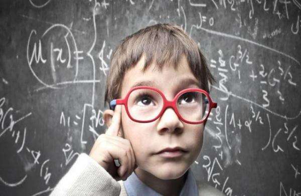 12岁孩子近视700度是病理性的吗,12岁孩子近视有500度的吗