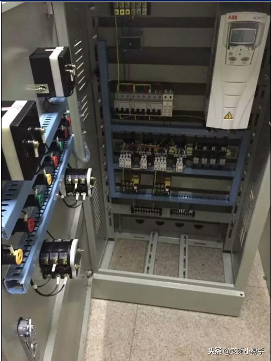 abbacs510变频器怎么设置恒压供水,abb变频器acs510接线图与实物图讲解