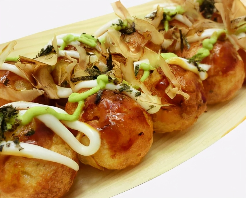 摆摊卖章鱼小丸子做一天赚多少钱,章鱼小丸子月入多少