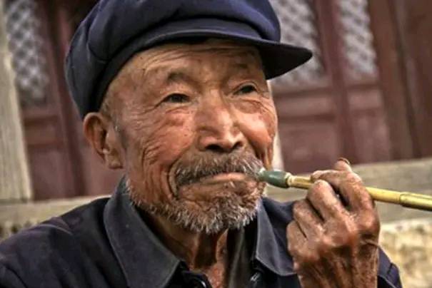 一家有三象神鬼不敢犯是什么意思,古人言人生在世有三不能笑