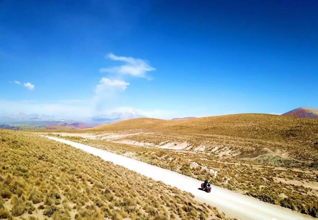 他7年骑行44个国家多次死里逃生,他7年环游中国18万公里绕赤道4圈