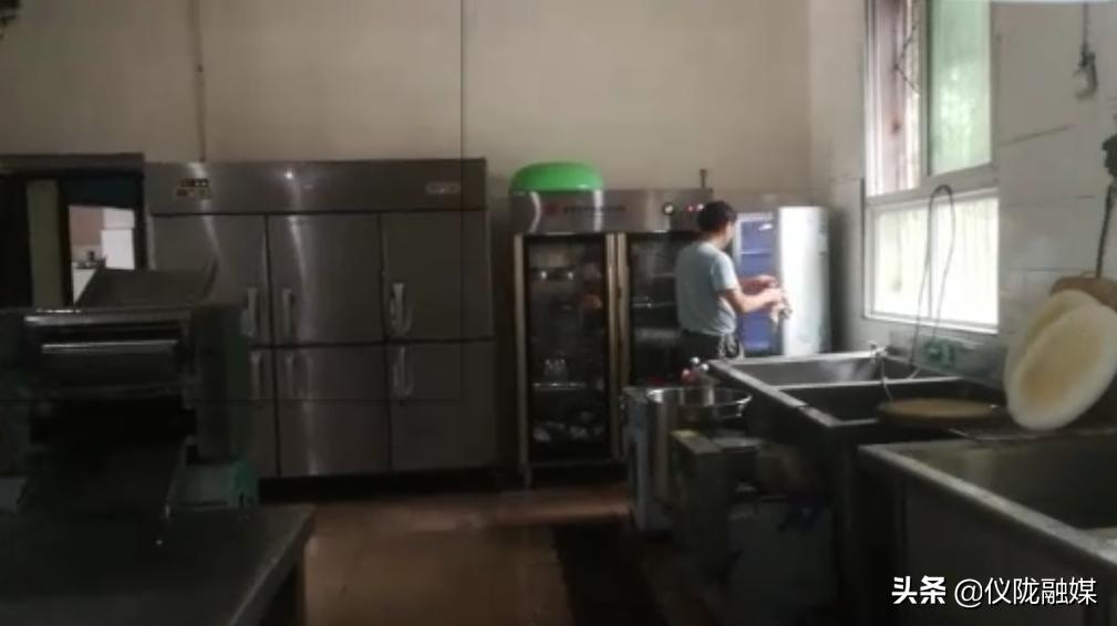 仪陇先锋小学:“学校后勤孺子牛”周天国同志