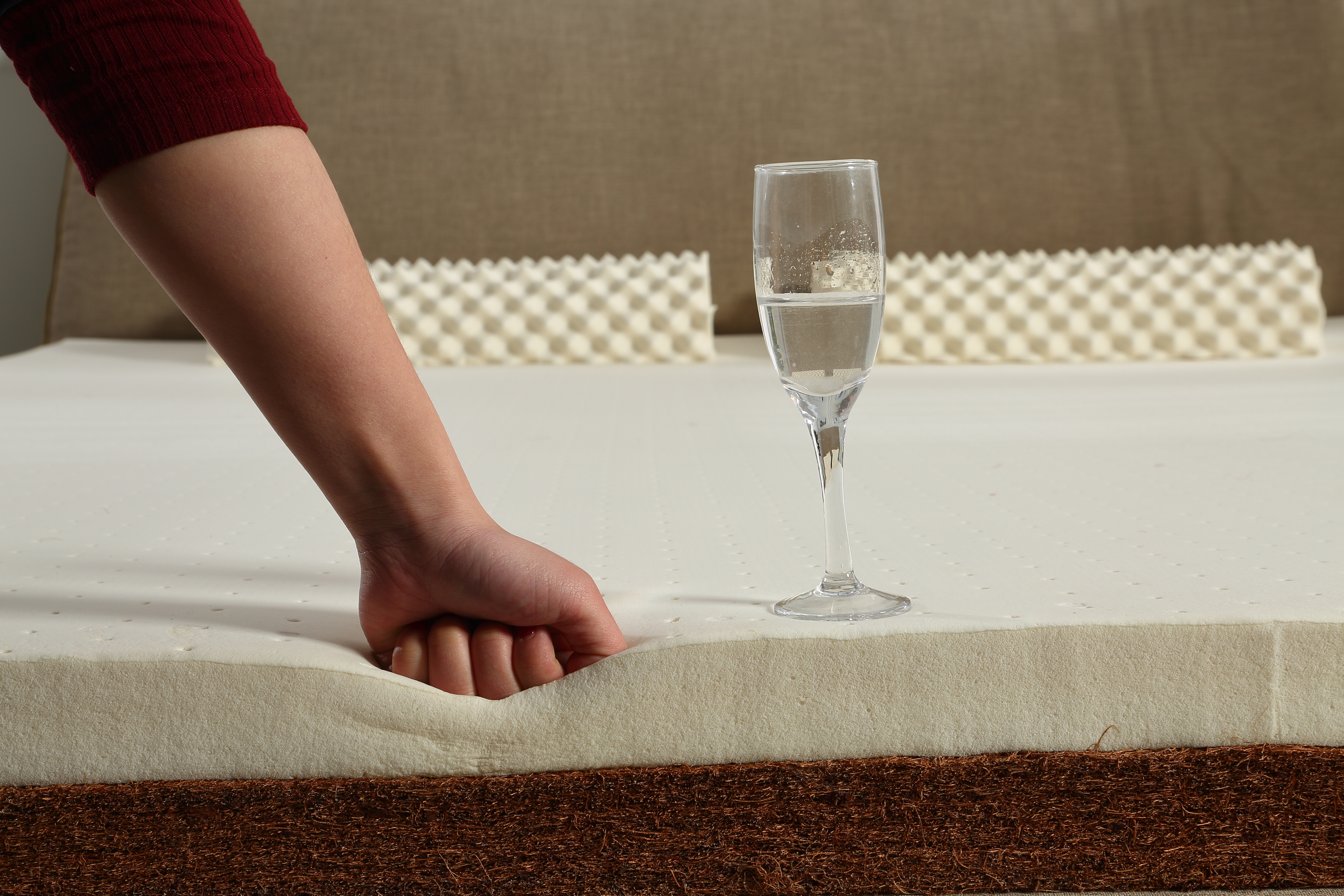 乳胶床垫比普通床垫好吗,大豆蛋白床垫和乳胶床垫