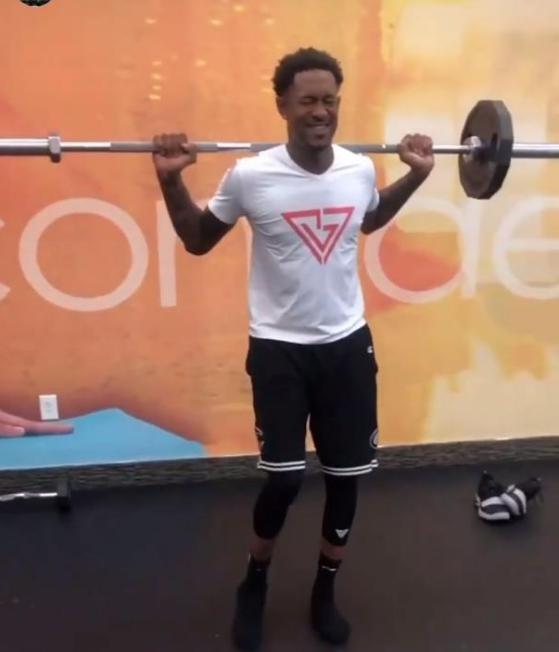 马尚布鲁克斯单脚跳离场,马尚布鲁克斯最新消息会续约吗