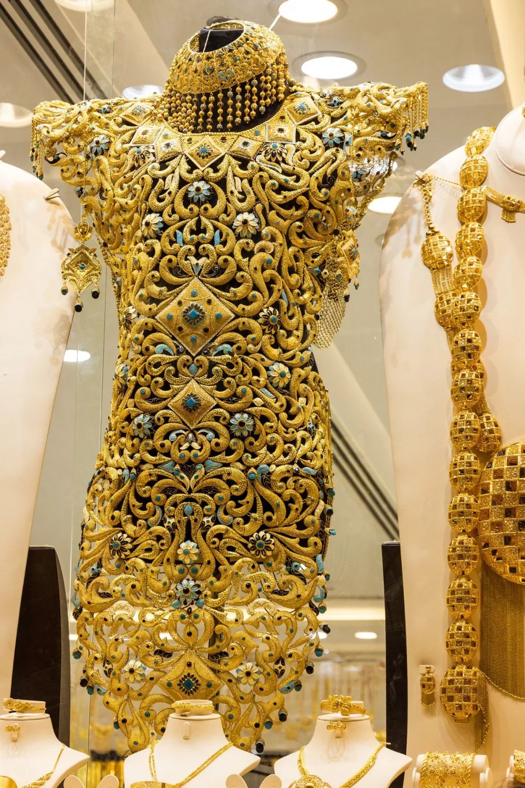 靠捡垃圾成了千亿富翁完整版,捡垃圾变成百万富翁