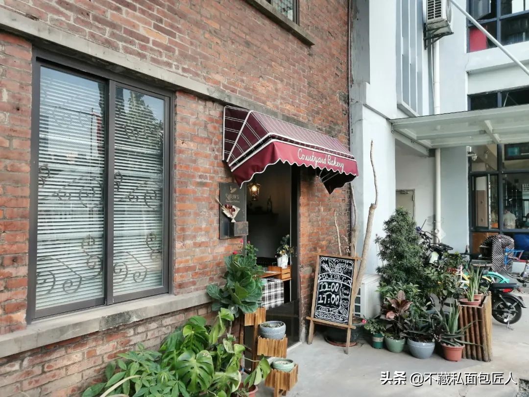 开一家面包咖啡店需要多少钱,开一家面包烘焙店简餐需要多少钱