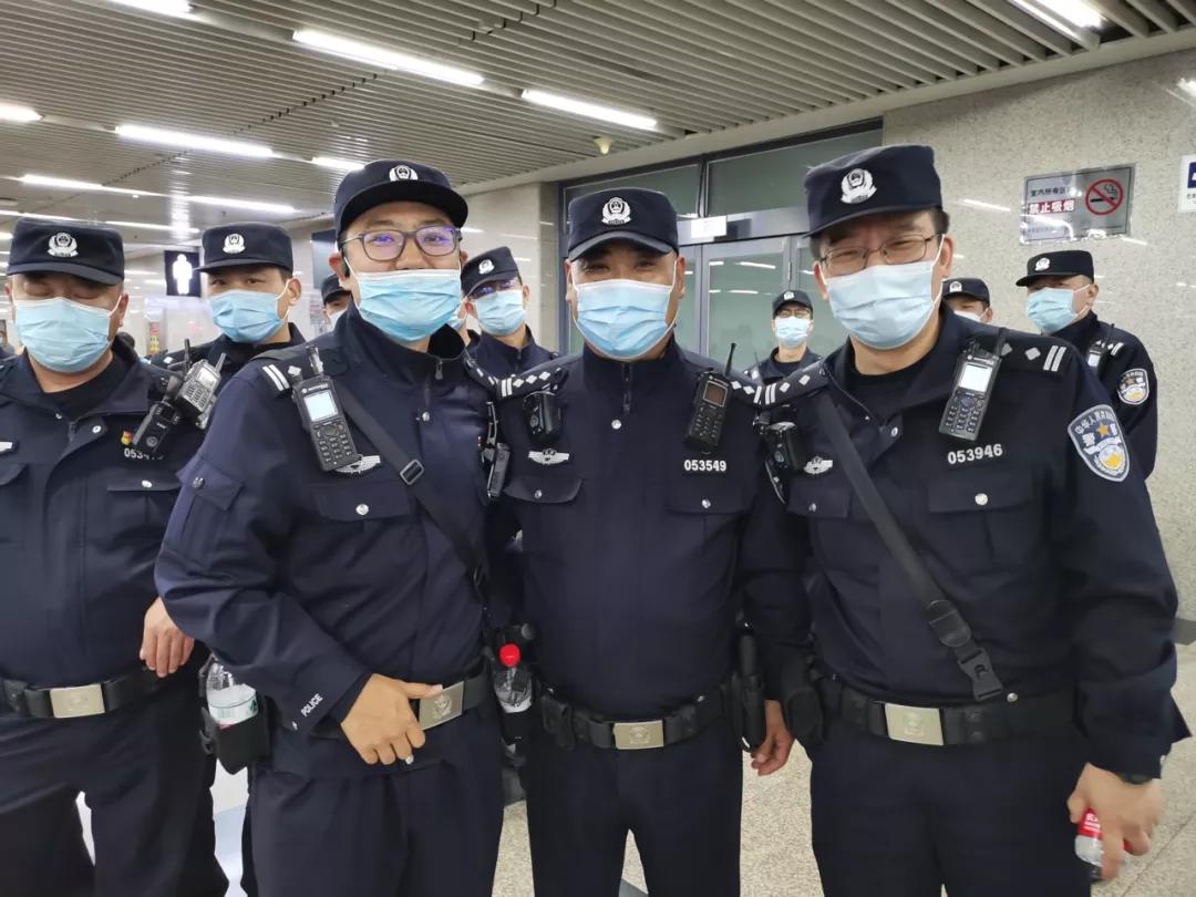 这里有许多故事的英文,纪念我们的每一个故事