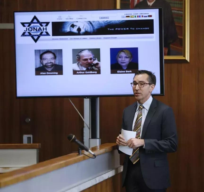 号称能“治好”Gay的医生,私下竟然喜欢同性“交友”?