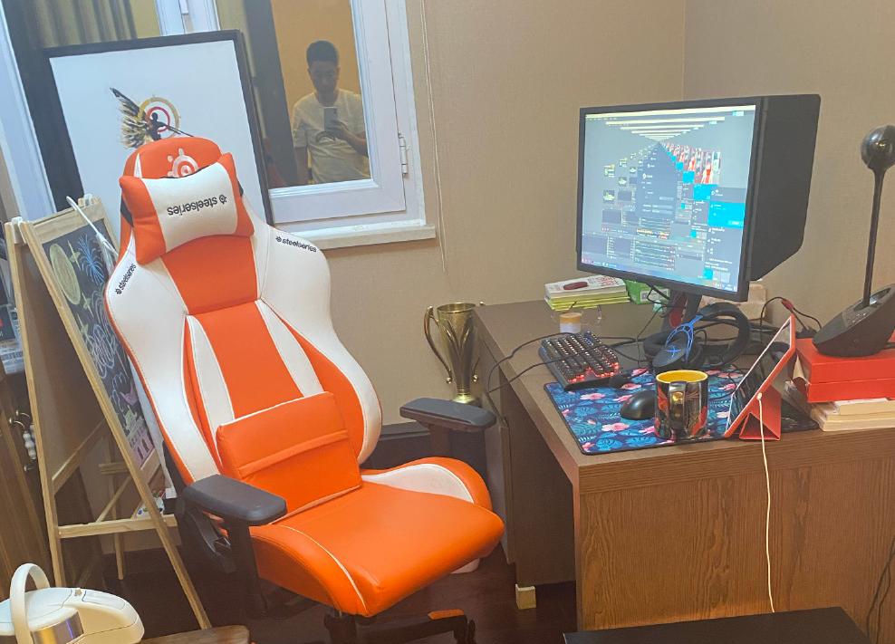 QUQU订阅突破90W，送上万福利回馈老粉，斗鱼主播也来捧场