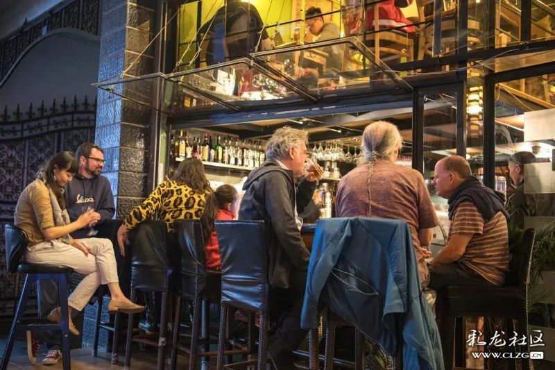 昆明的烟火气回来了！南屏街拟试点夜间外摆，路边摊可以有了，中央文明办宣布重大调整