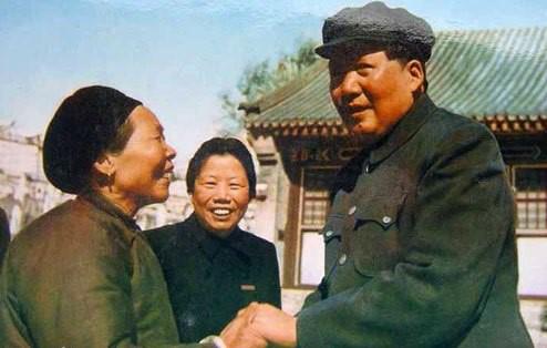 【起床号】3月27日，早安！歌曲《绣红旗》