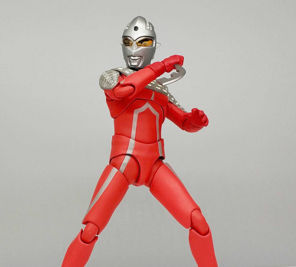 模玩机设:以弹之名守望地球地球的赤红巨人SHF赛文